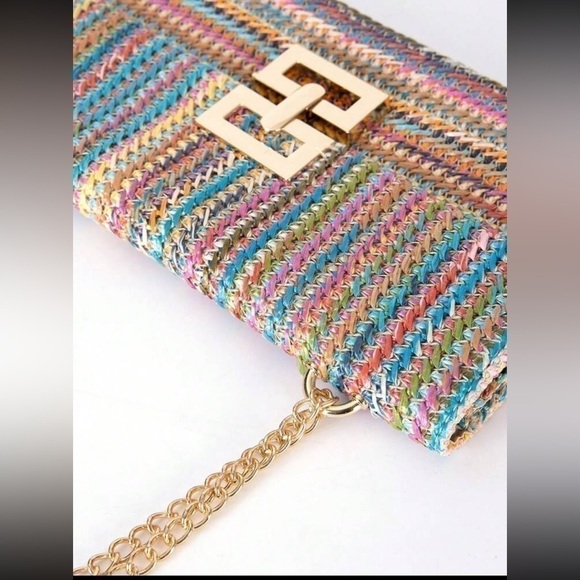 Metal-Lock Flap Gold Chain Braided Shoulder Bag - Picture 5 of 6